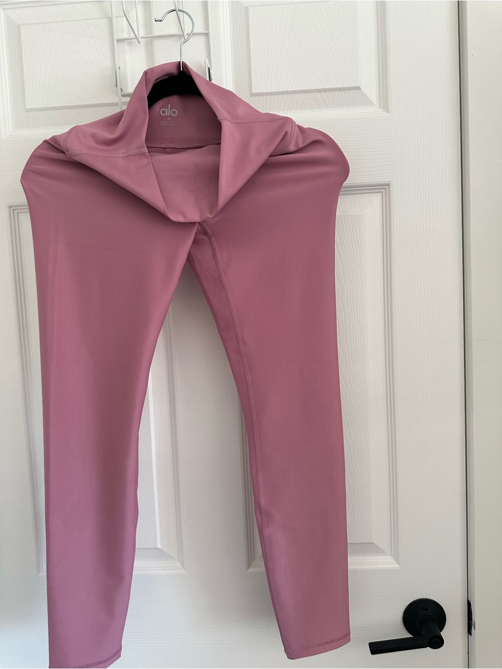 ALO Pink Wild Rose airlift leggings - Women's High-Waist leggings.